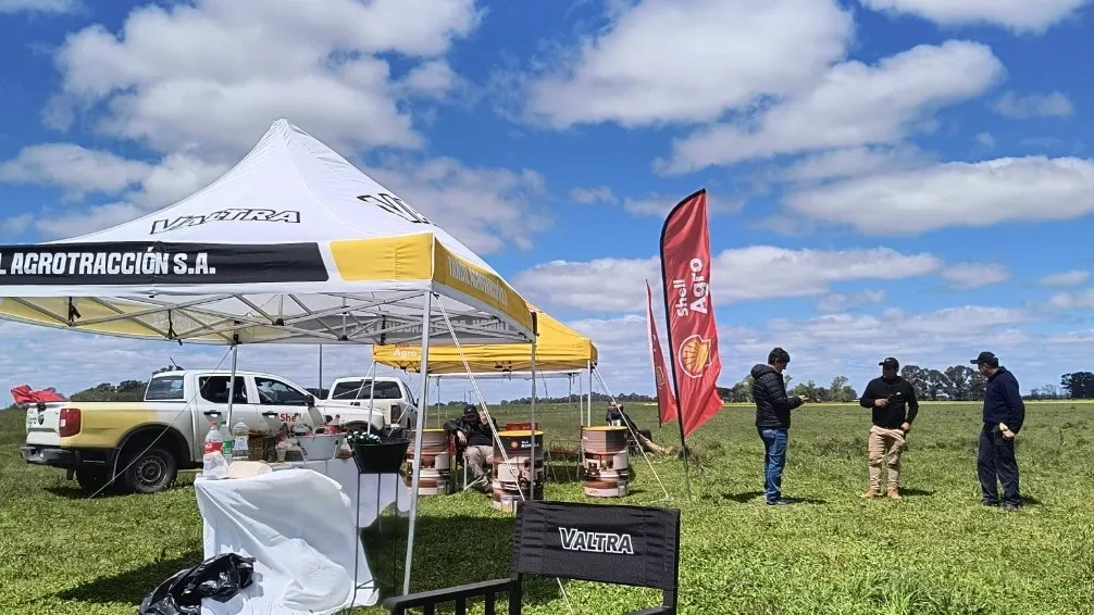 Valtra presentó en Tandil su tecnología de pulverización inteligente con una demostración a campo
